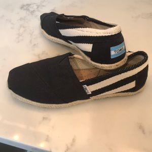 Toms